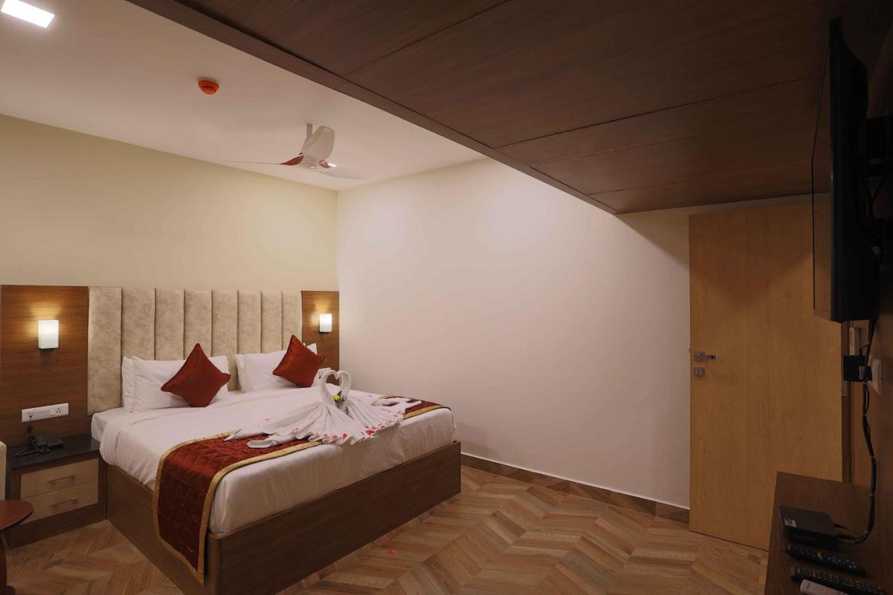 Hotel Bluemoon Tirunelveli Exteriör bild