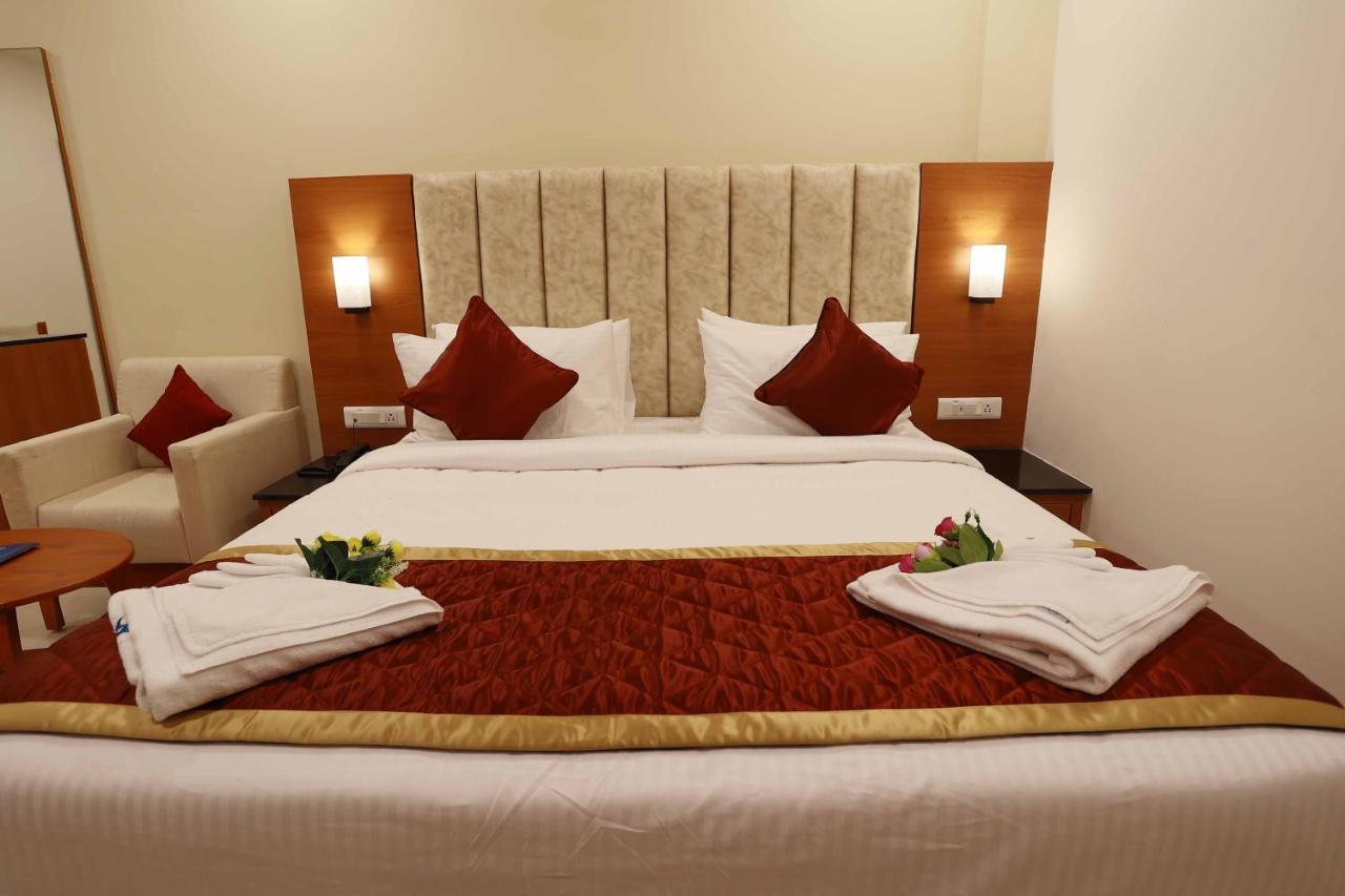 Hotel Bluemoon Tirunelveli Exteriör bild