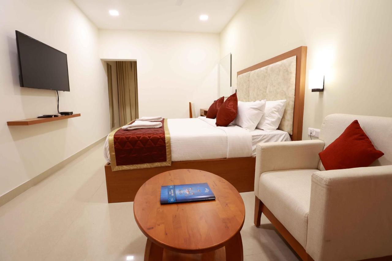Hotel Bluemoon Tirunelveli Exteriör bild