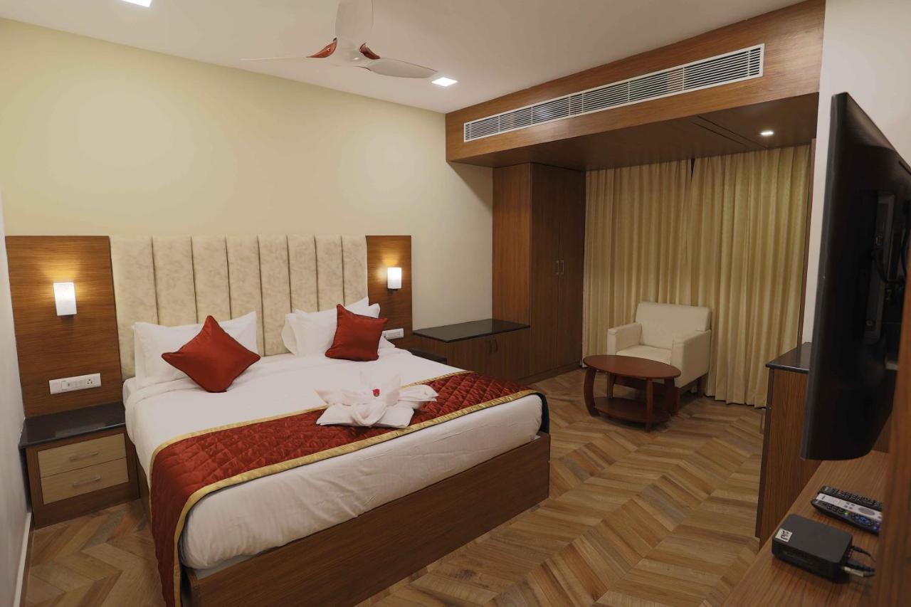 Hotel Bluemoon Tirunelveli Exteriör bild