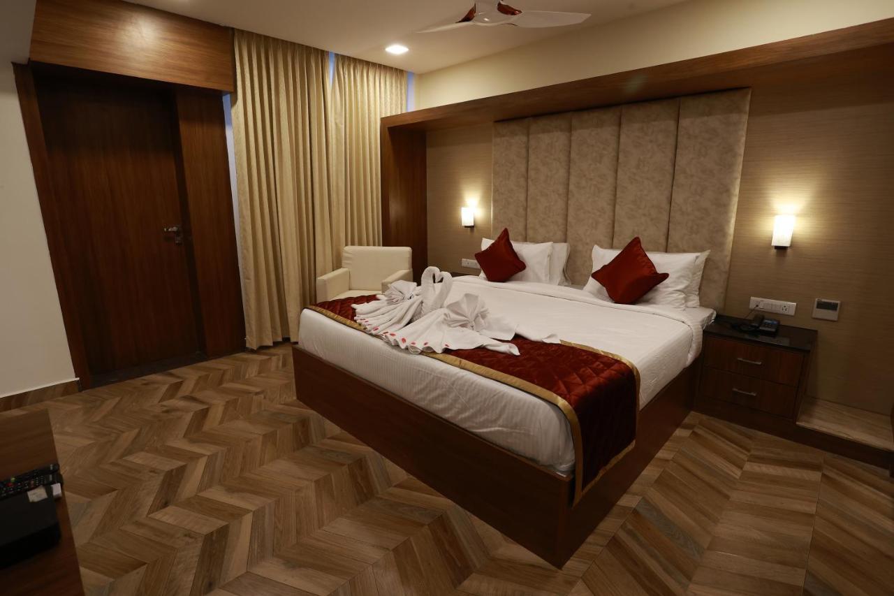 Hotel Bluemoon Tirunelveli Exteriör bild