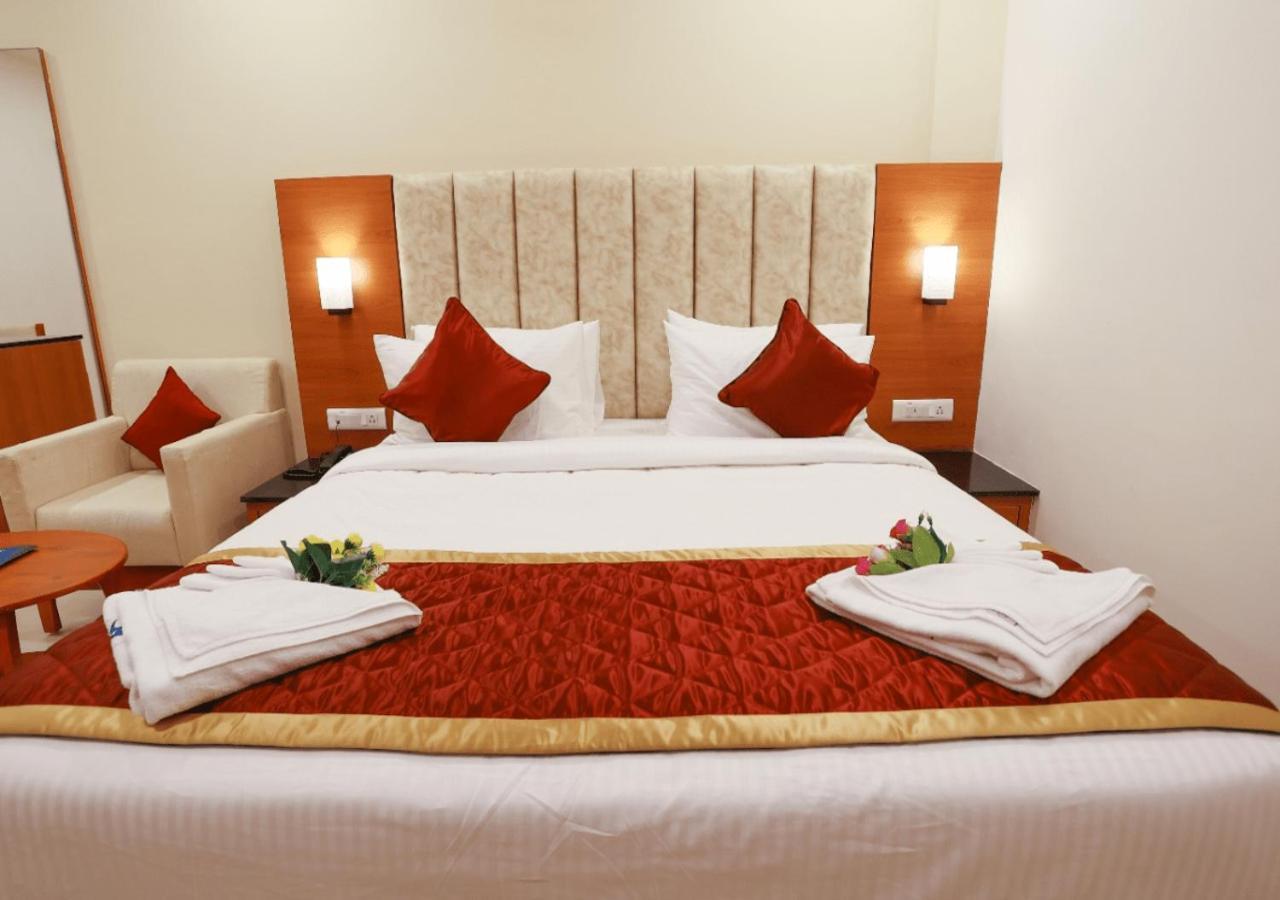 Hotel Bluemoon Tirunelveli Exteriör bild
