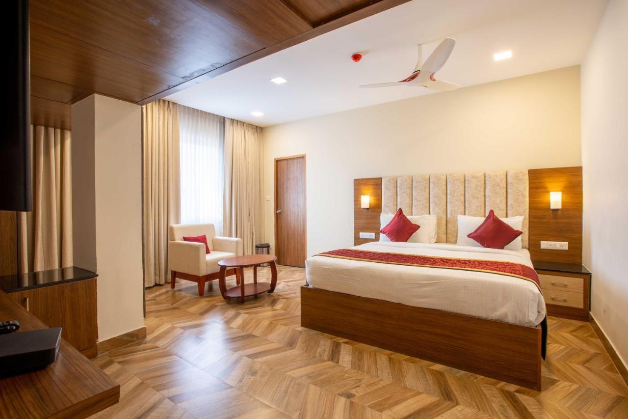 Hotel Bluemoon Tirunelveli Exteriör bild