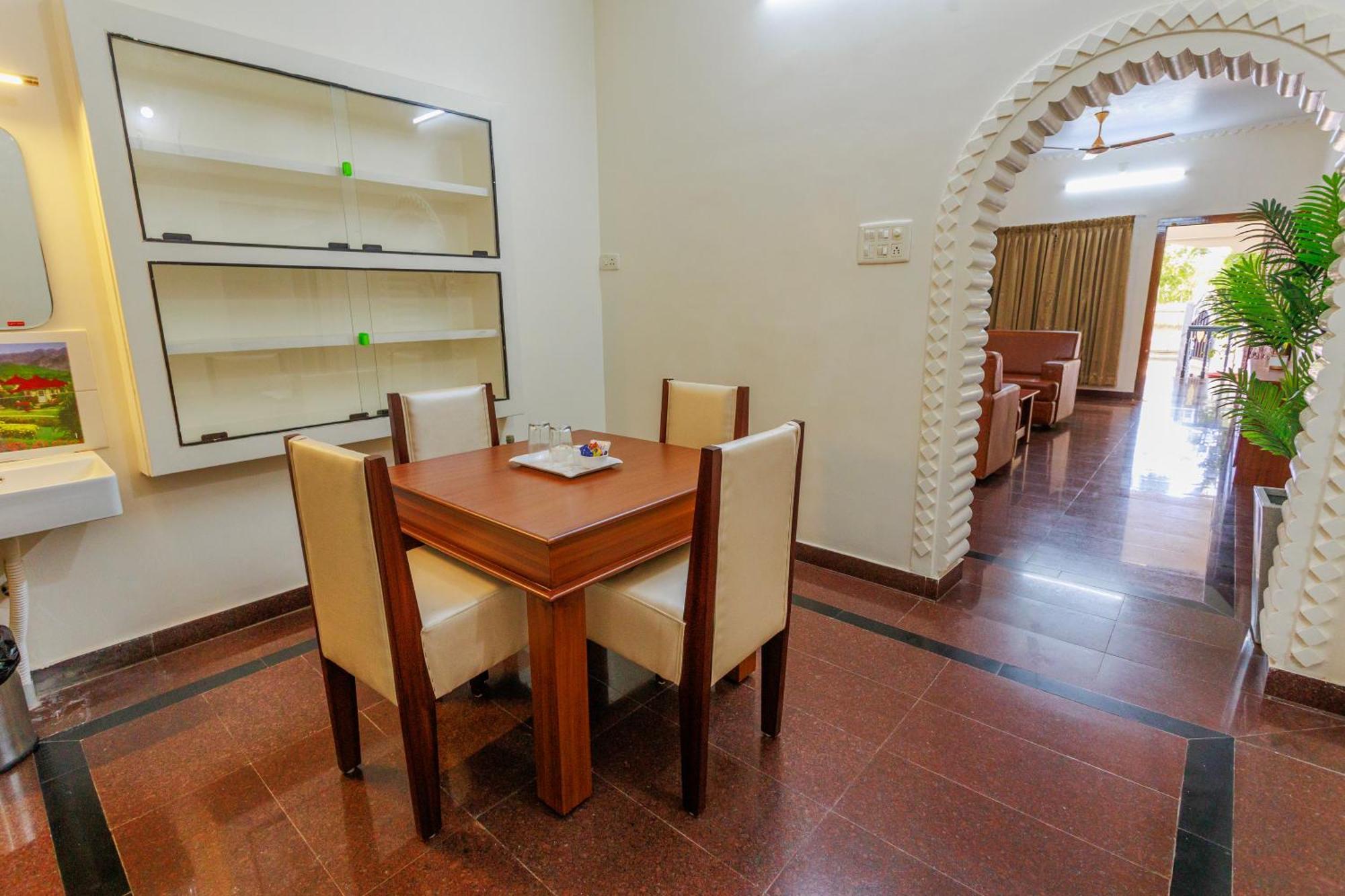 Hotel Bluemoon Tirunelveli Exteriör bild