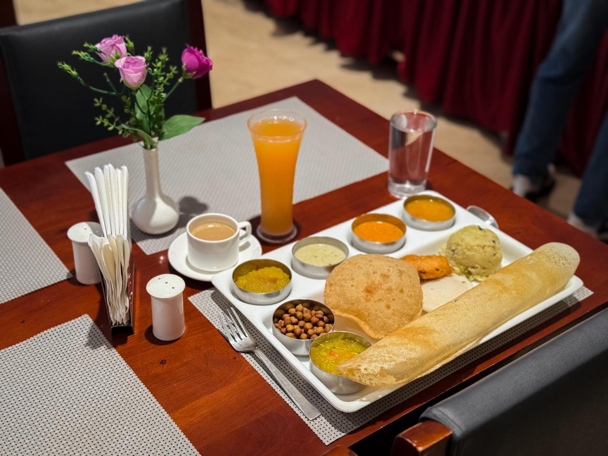Hotel Bluemoon Tirunelveli Exteriör bild